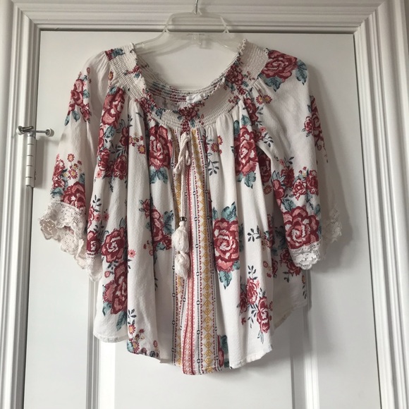 Coco + Jaimeson Off The Shoulder Top Size Medium - Picture 2 of 7